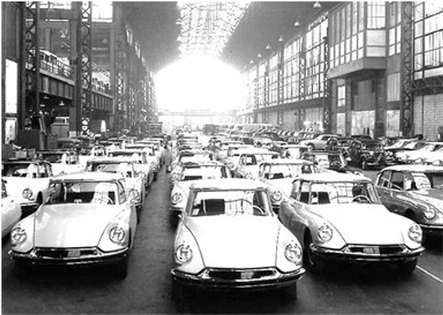 Post 'Online or in person? Getting the right balance – a car buying quandary' featured image